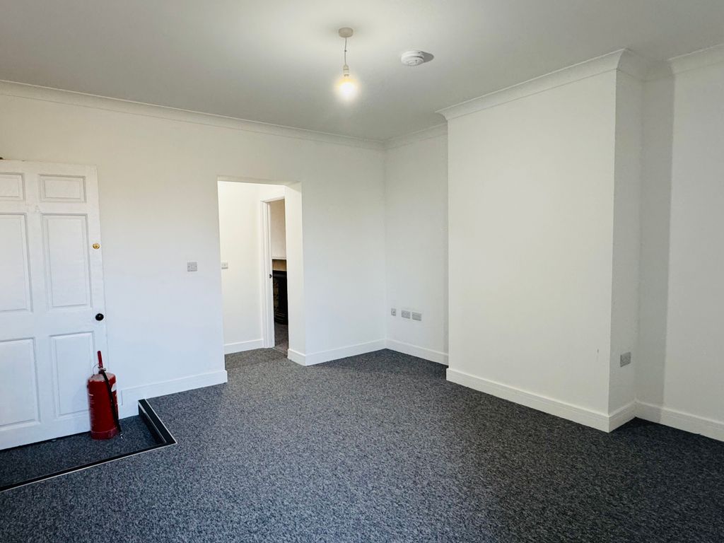 Additional image 6 of 2 bed flat to rentQuay Street, Carmarthen SA31