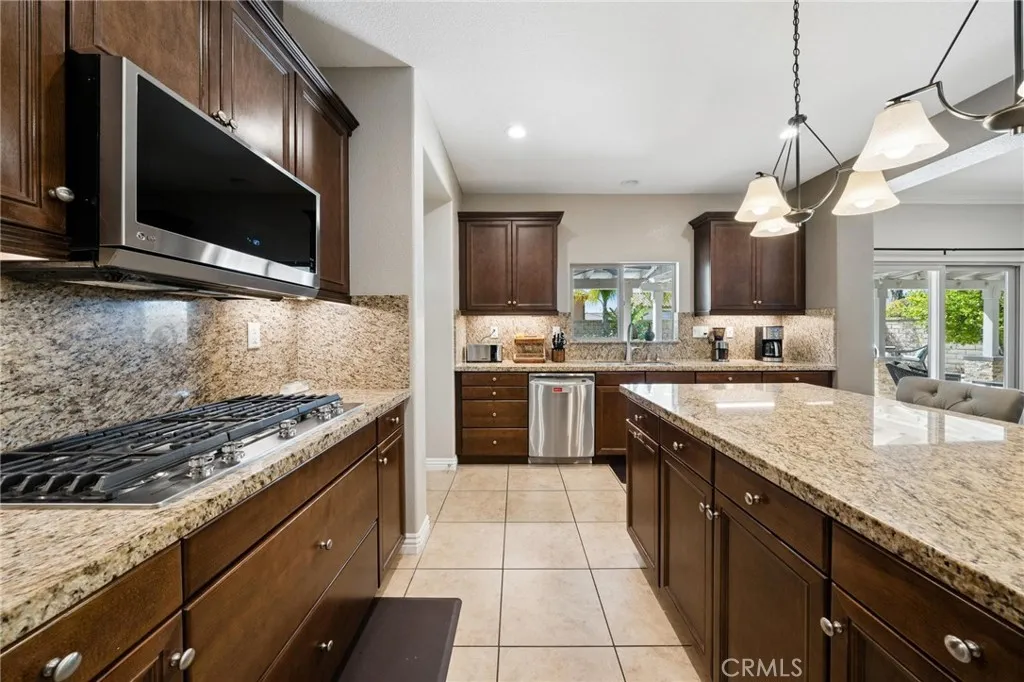 Additional image 9 of 16948 White Pine Way, Canyon Country, CA 91387