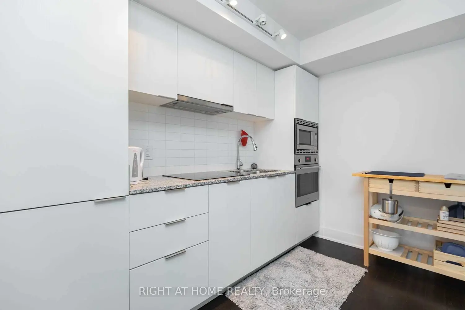 Additional image 7 of 955 Bay Street 1518