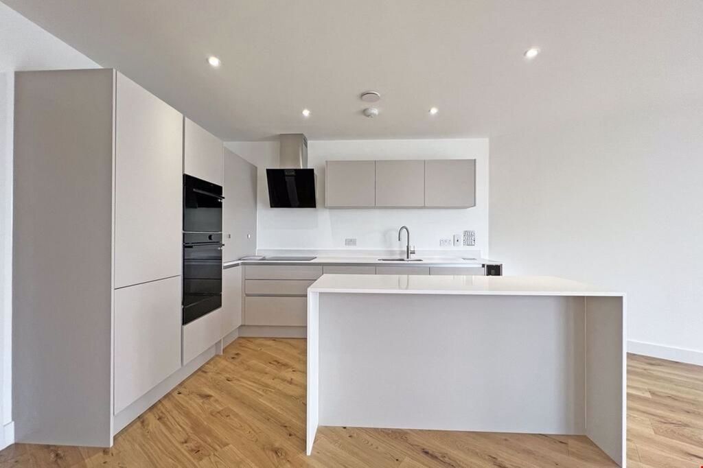 2 bed flat to rentPentire Avenue, Tidelines TR7 photo 4