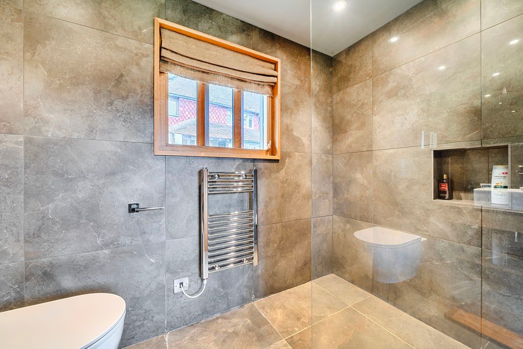 Additional image 12 of 1 bed detached house to rentPickhurst Road, Godalming GU8