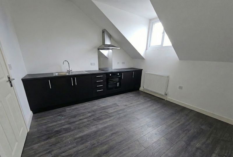 Additional image 6 of 9 bed property to rentUpper High Street, Wednesbury WS10