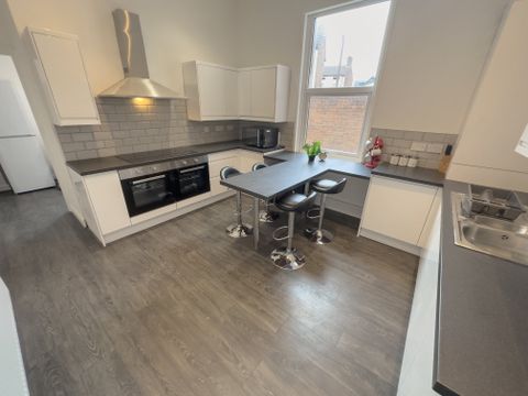 Walton Village L4, Room to rent
