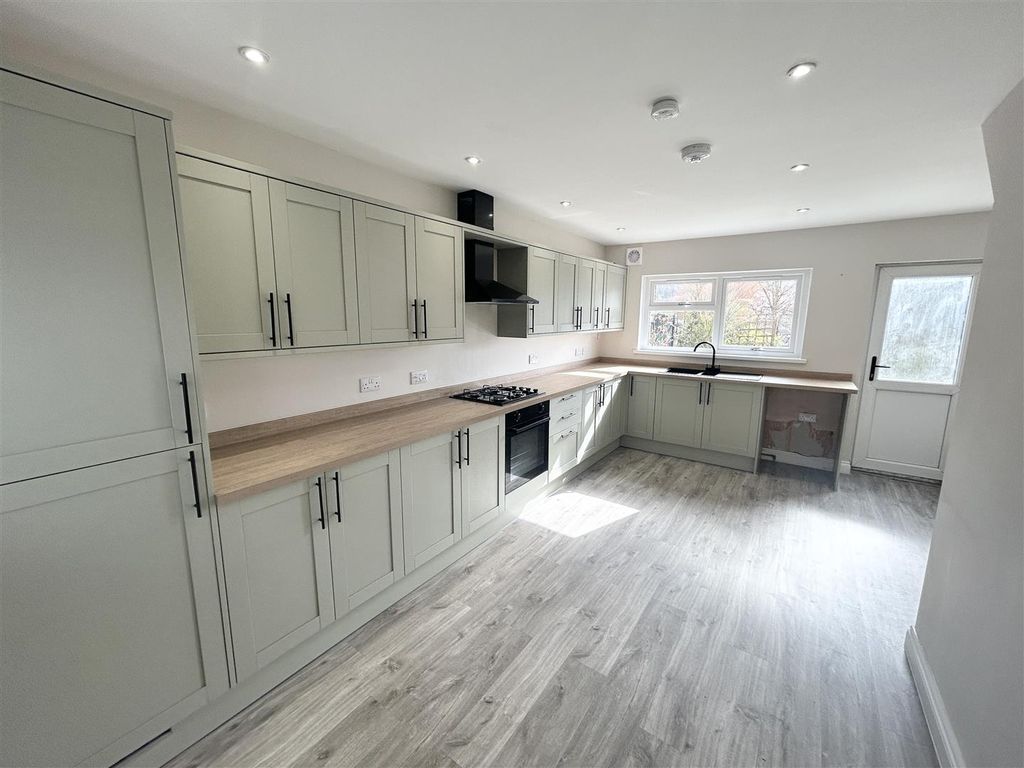 Additional image 2 of 3 bed terraced house to rentTwyn Place, Abercarn, Newport NP11