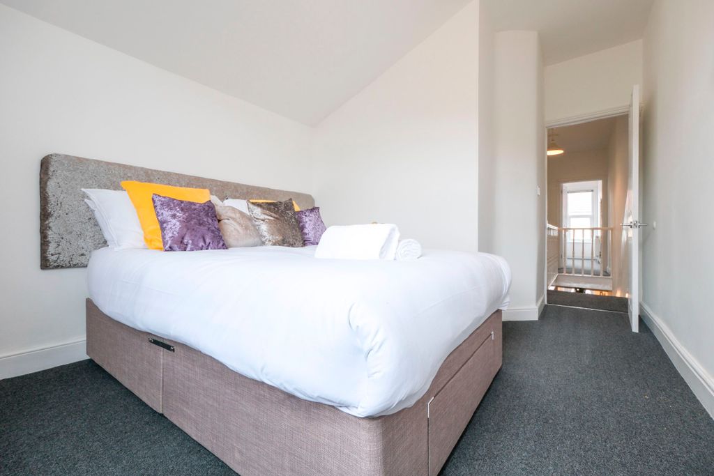 Additional image 45 of 5 bed semi-detached house to rentDouglas Road, Horfield, Bristol BS7