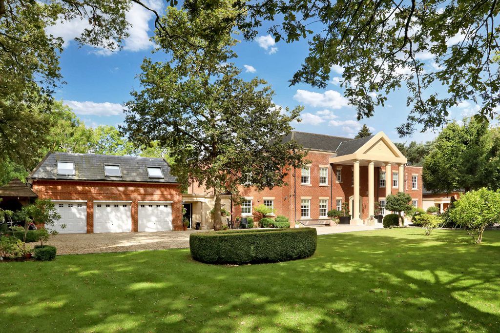 Additional image 3 of 9 bed detached house to rentSlade Oak Lane, Gerrards Cross SL9