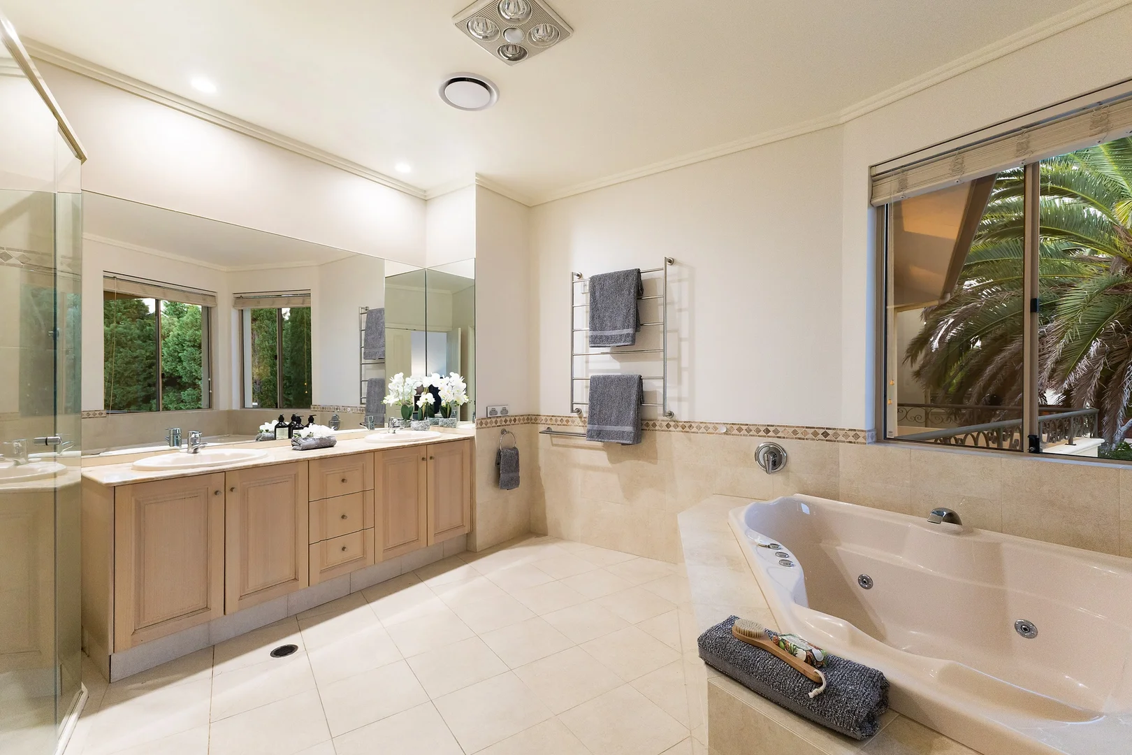 Additional image 15 of 3 Istana View, Clear Island Waters QLD 4226