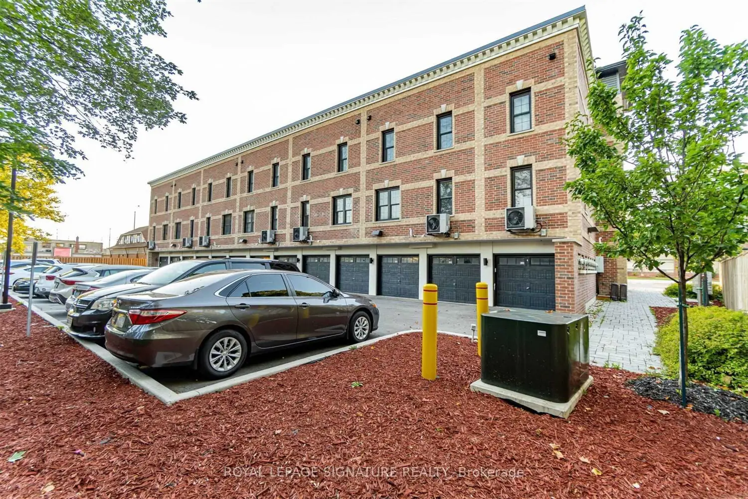 Additional image 20 of 760 Lakeshore Road 202