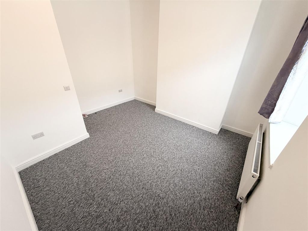 Additional image 10 of Room to rentHMO Property, Commercial Street, Senghenydd, Caerphilly CF83