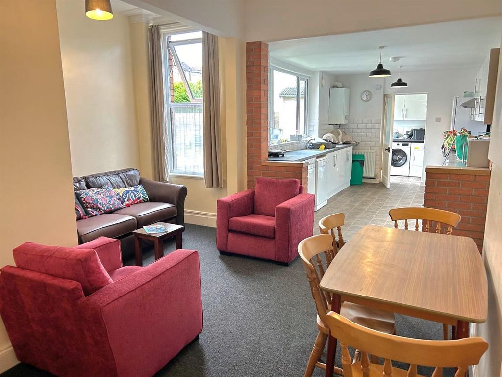 Additional image 3 of 7 bed end terrace house to rentFilton Avenue, Horfield BS7