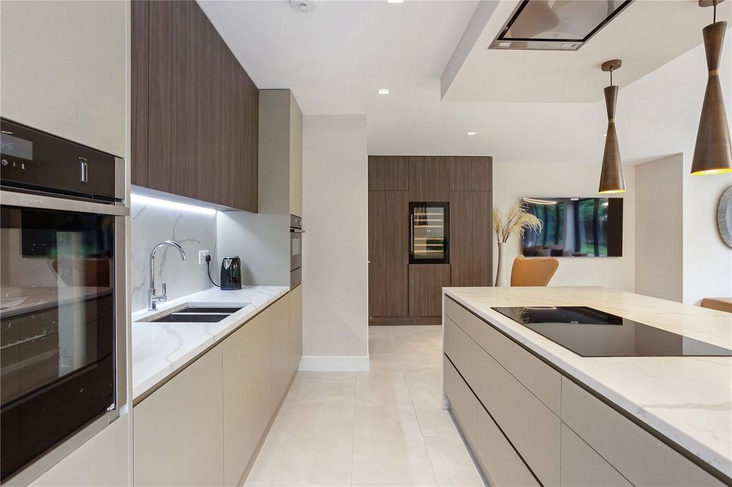 Additional image 5 of 4 bed detached house to rentRosegarth Place, Wilmslow, Cheshire SK9