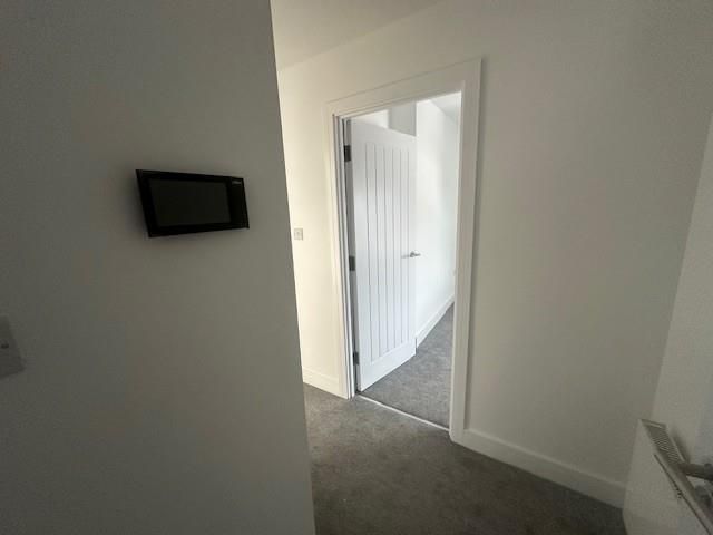 Additional image 9 of 2 bed flat to rentMarket Street, Pontypool NP4
