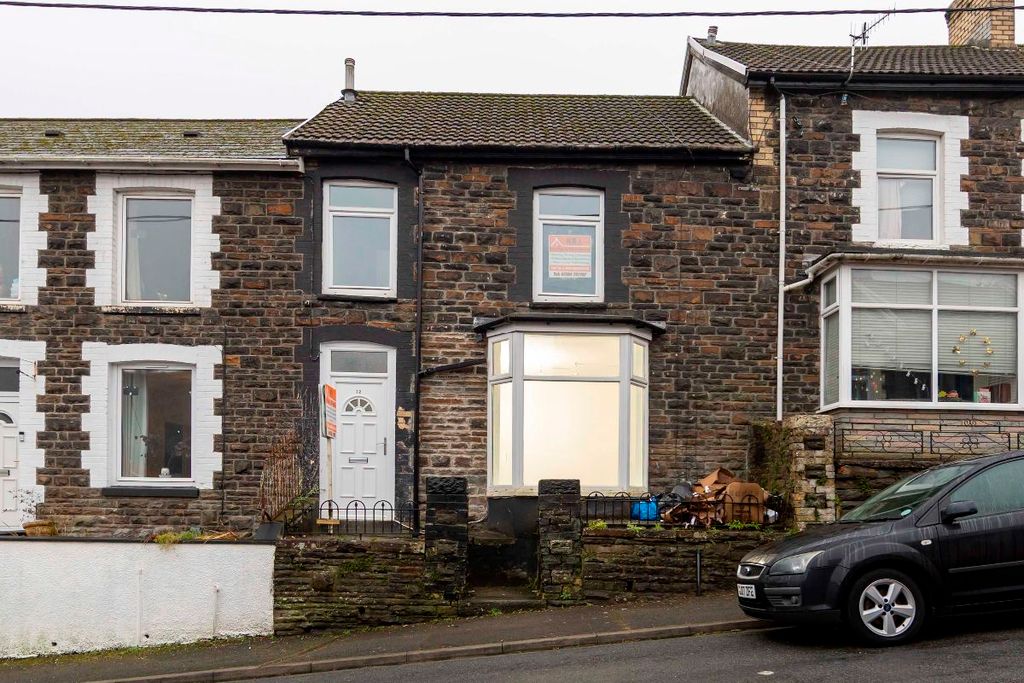 4 bed terraced house to rentTower Street, Pontypridd CF37