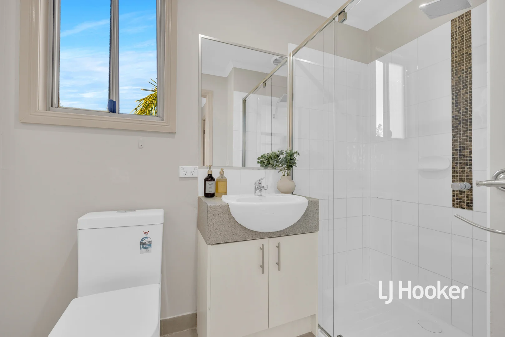 Additional image 18 of 1/41 Hyde Park Terrace, Point Cook VIC 3030