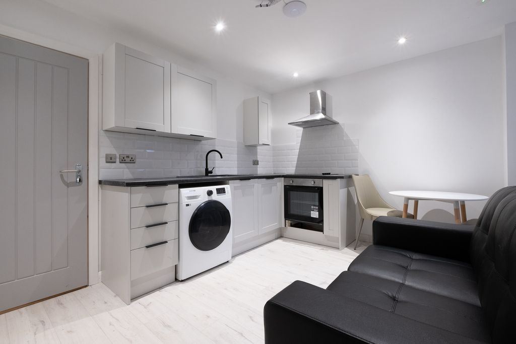 Additional image 2 of 2 bed shared accommodation to rentSt. Albans Road, Swansea SA2