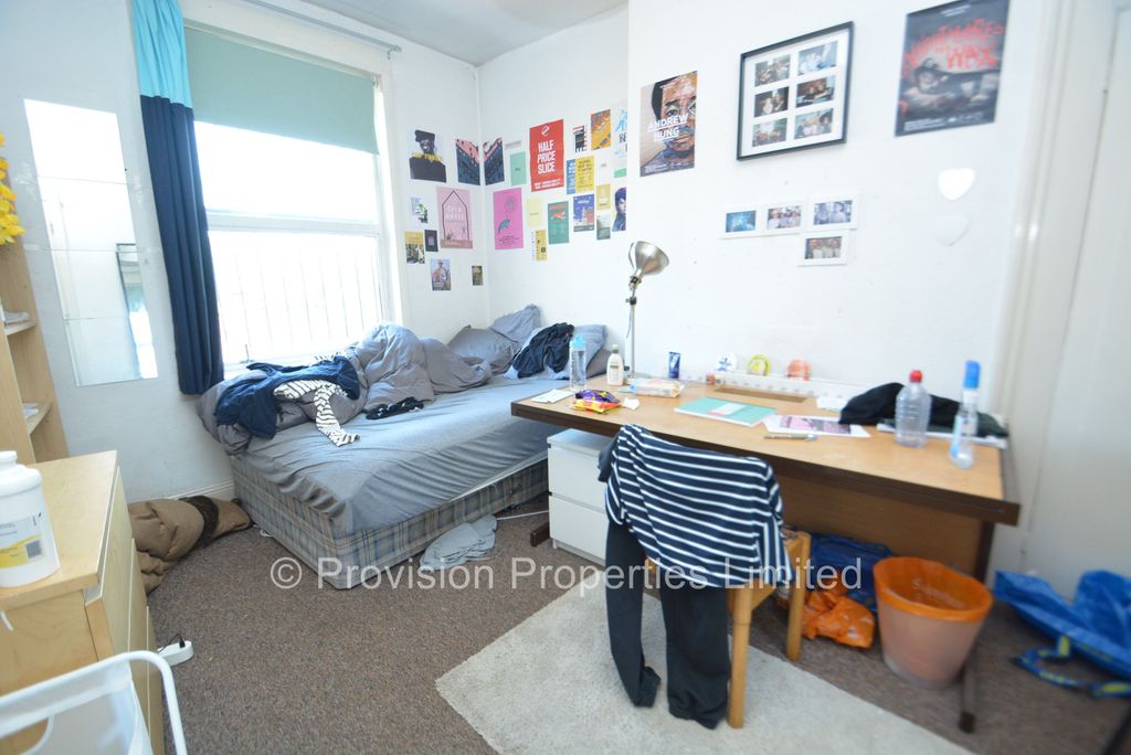 Additional image 4 of 8 bed terraced house to rentChestnut Avenue, Hyde Park, Leeds LS6