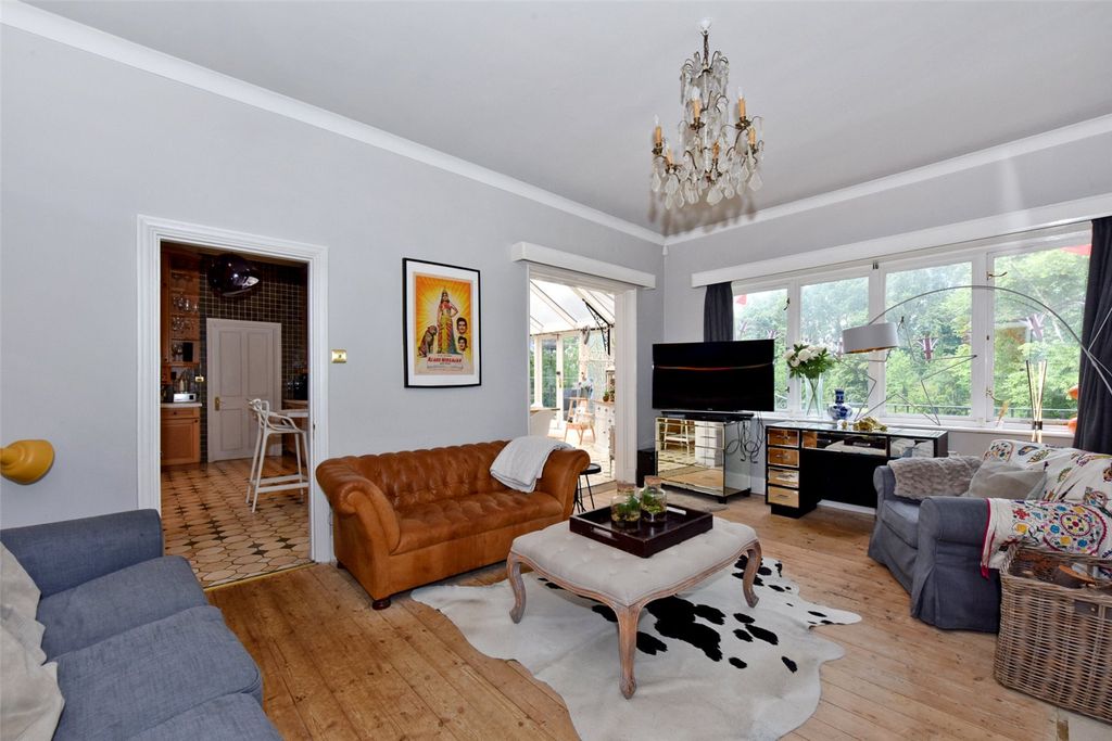 Additional image 4 of 3 bed semi-detached house to rentQuarry Wood, Marlow, Buckinghamshire SL7