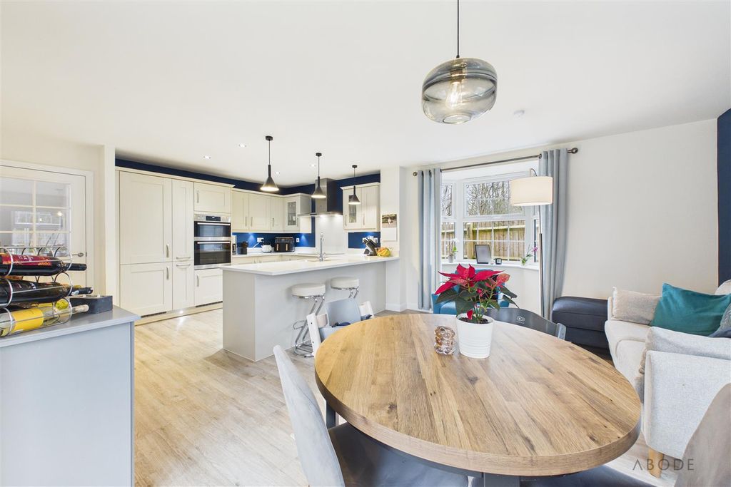 Additional image 10 of 5 bed detached house to rentGalloway Road, Drakelow, Burton-On-Trent DE15