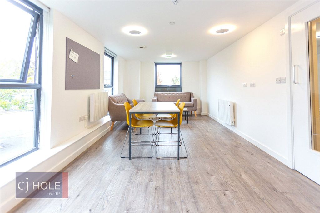 5 bed shared accommodation to rentCheswick Campus, The Square, Long Down Avenue, Bristol BS16 photo 4