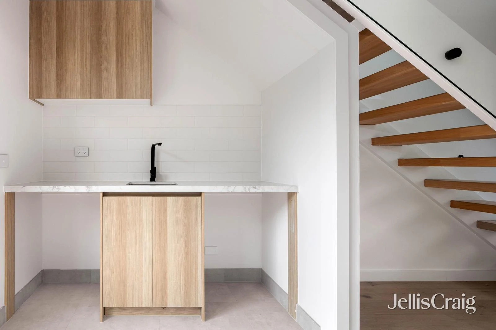 Additional image 5 of 6/117 Blackshaws Road, Newport VIC 3015