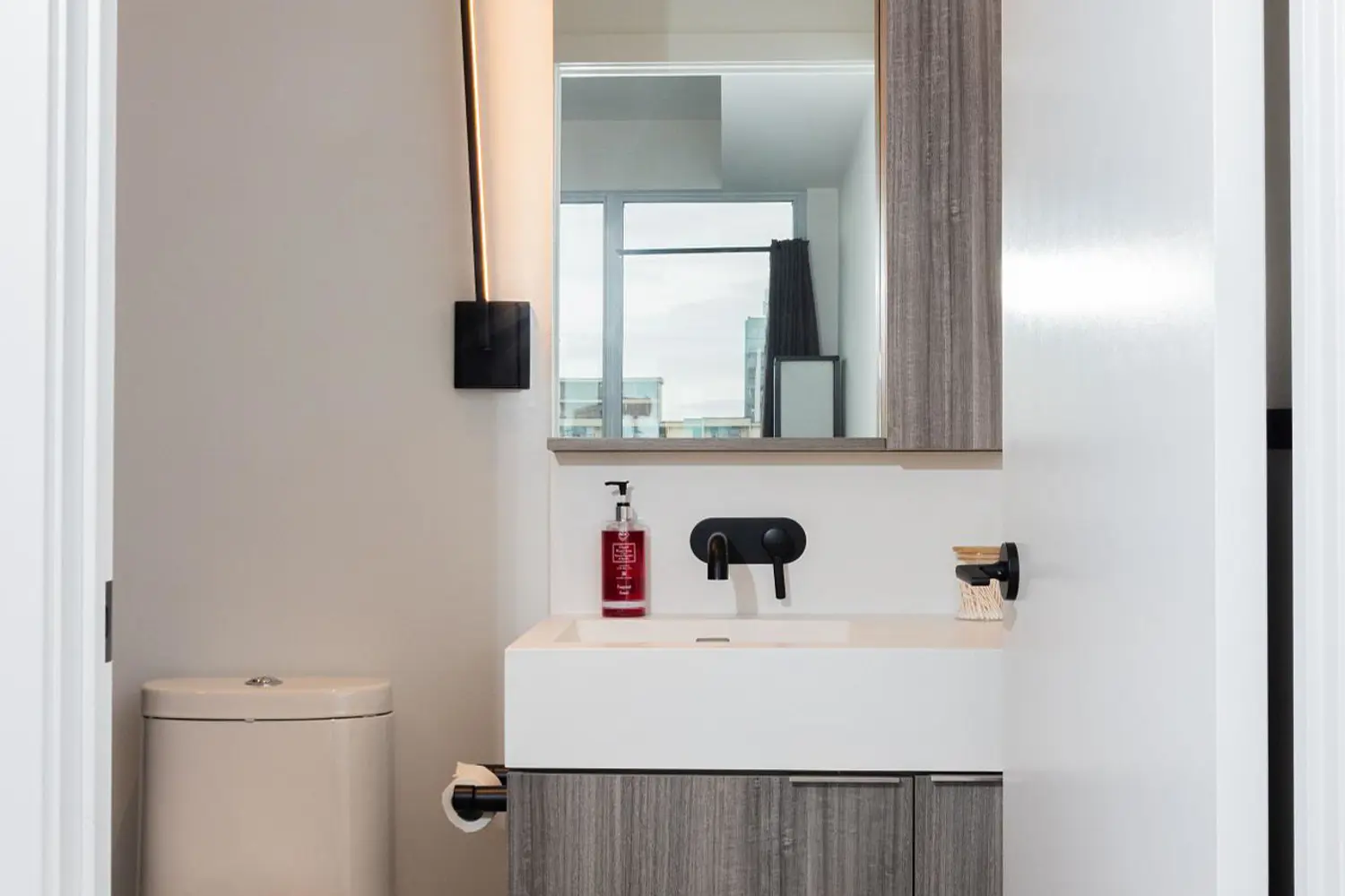 Additional image 11 of 117 Broadway Avenue 1807