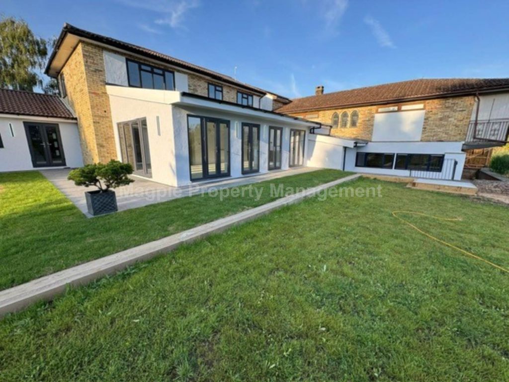 Additional image 2 of 6 bed semi-detached house to rentThe Lakes, Twentypence Road, Cottenham, Cambridge CB24