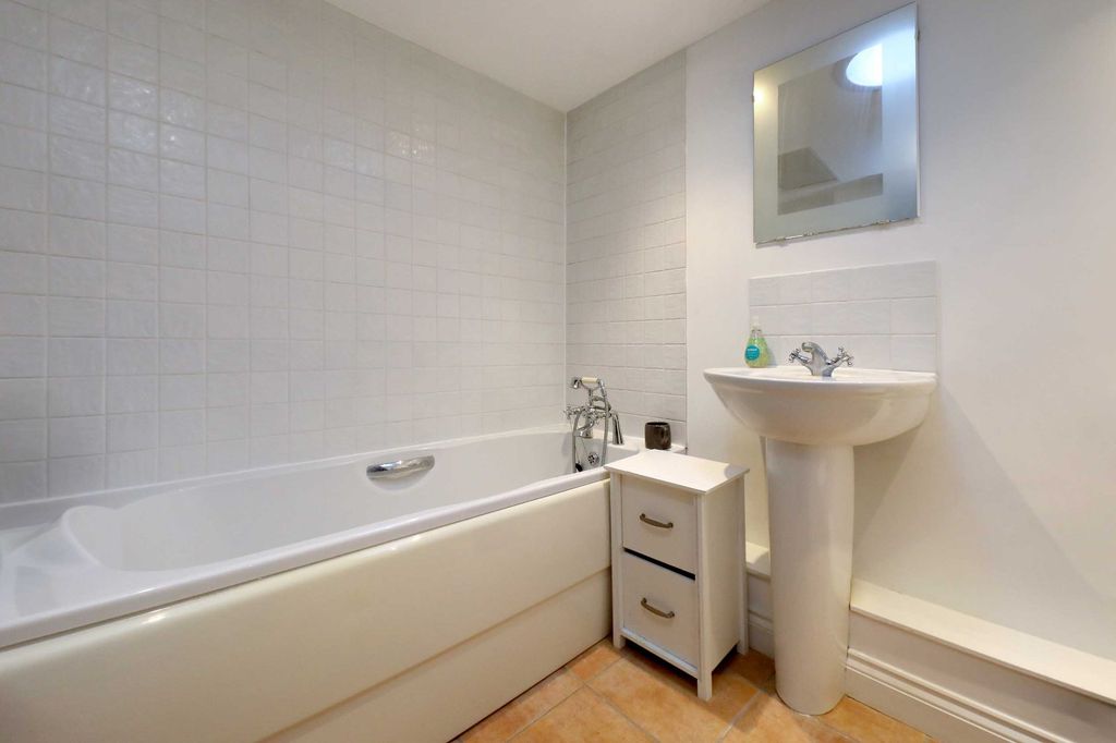 Additional image 6 of 2 bed country house to rentHammersley Lane, Penn, Buckinghamshire HP10