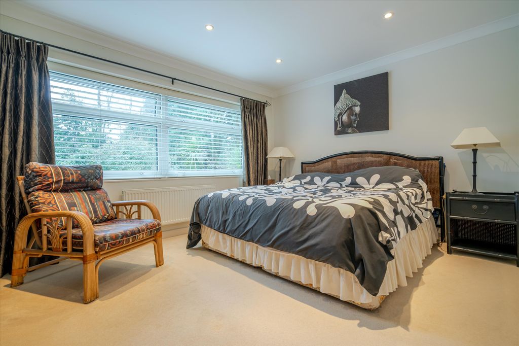 Additional image 11 of 6 bed detached house to rentKennel Avenue, Ascot, Berkshire SL5