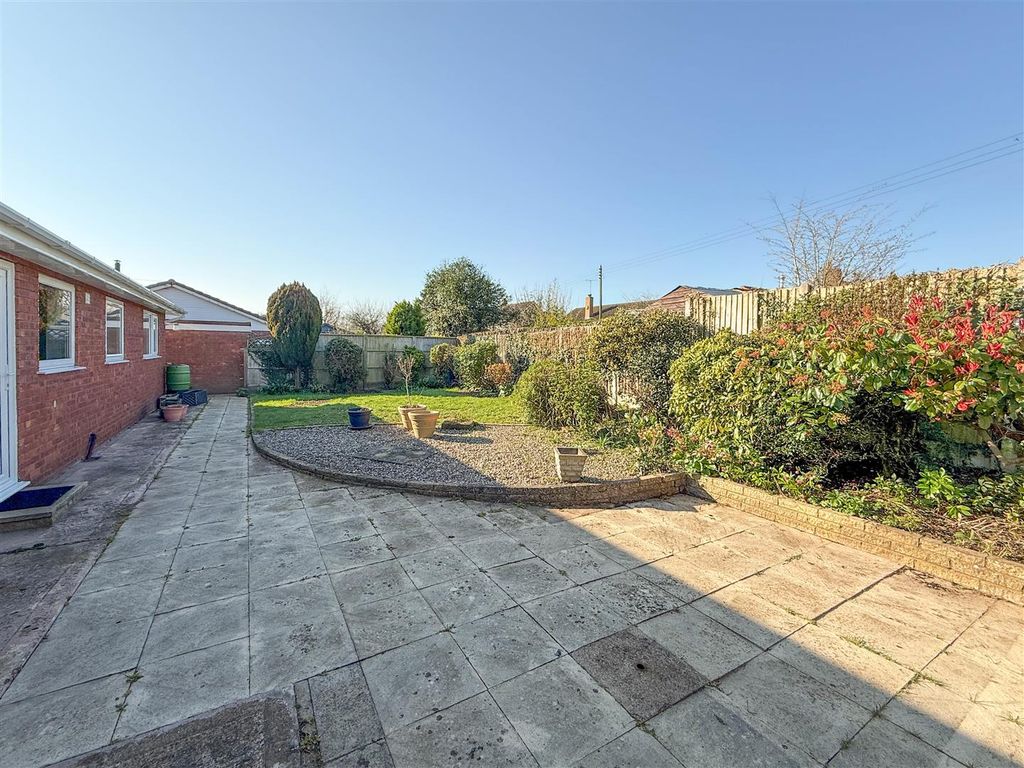 Additional image 4 of 3 bed detached bungalow to rentHillview Gardens, Ryall, Upton-Upon-Severn, Worcester WR8