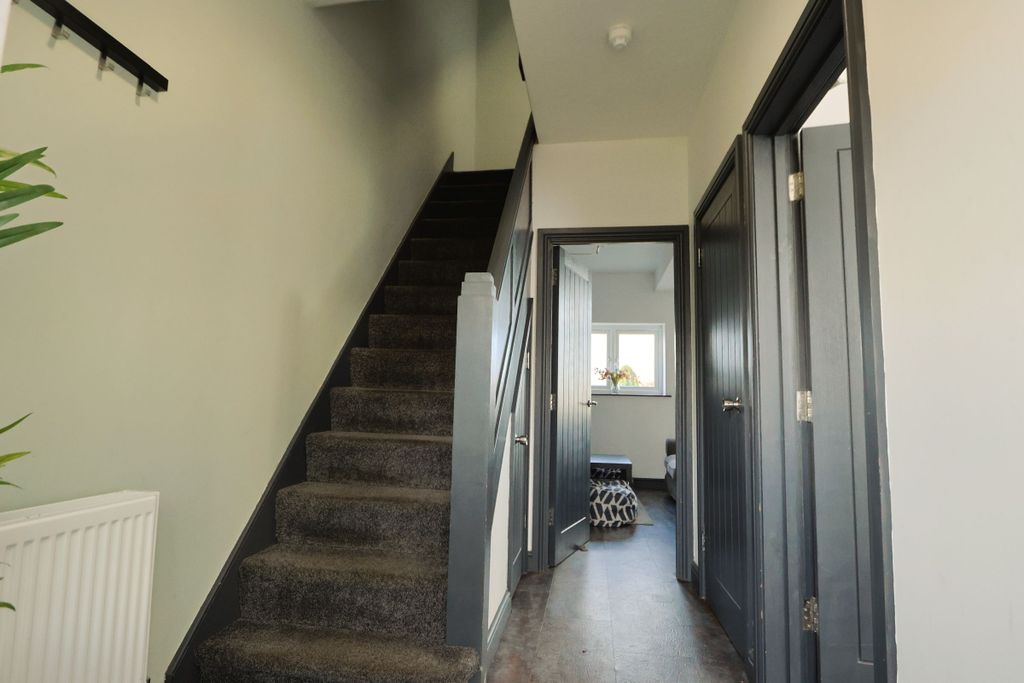 Additional image 6 of 6 bed flat to rentSouthmead Road, Westbury-On-Trym, Bristol BS10