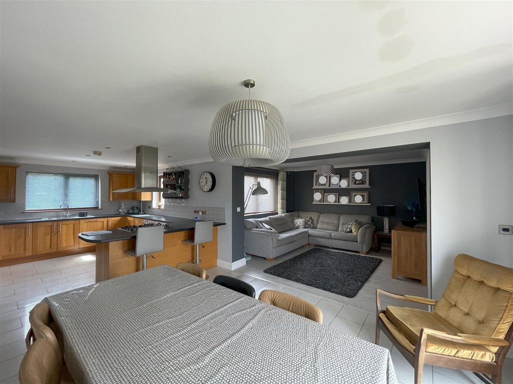 Additional image 12 of 3 bed end terrace house to rentHeol Y Banc, Bancffosfelen, Llanelli SA15