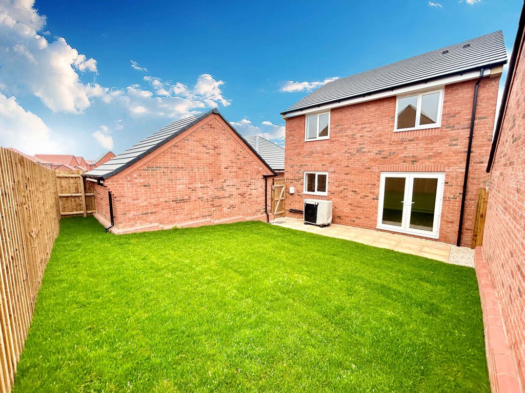 Additional image 2 of 4 bed detached house to rentJohn Barrow Close, Priorslee, Telford TF2