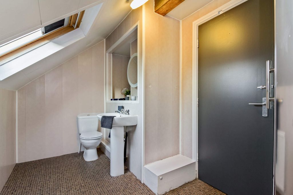 Additional image 9 of 5 bed shared accommodation to rentSt Michaels Lane, Leeds LS6