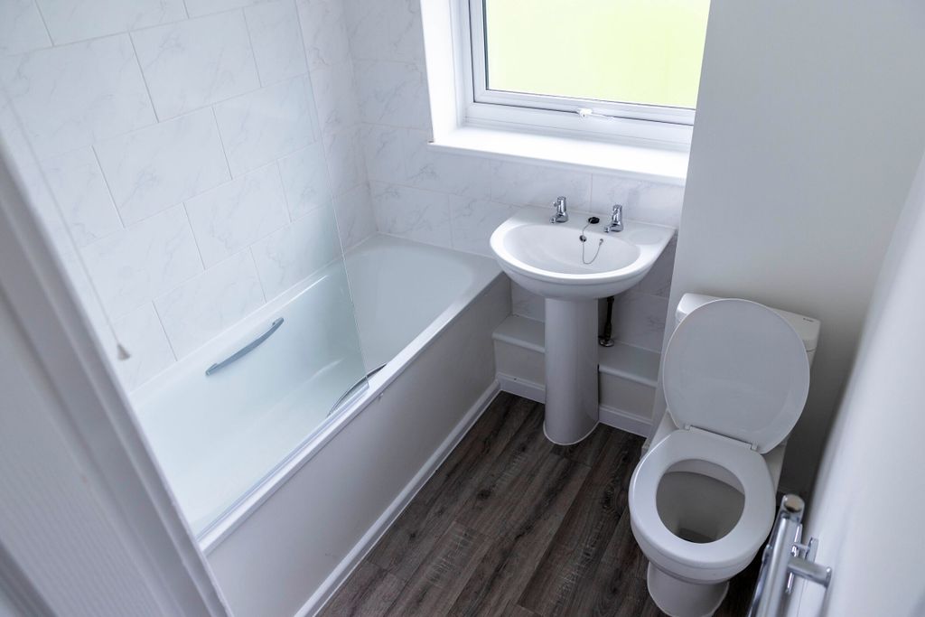 Additional image 9 of 3 bed semi-detached house to rentErcall View, Telford TF3