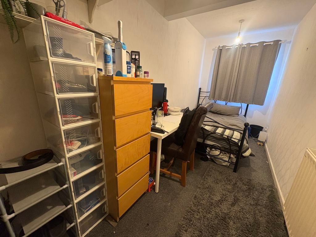 Additional image 8 of 5 bed terraced house to rentBradshaw Road, Chichester PO19