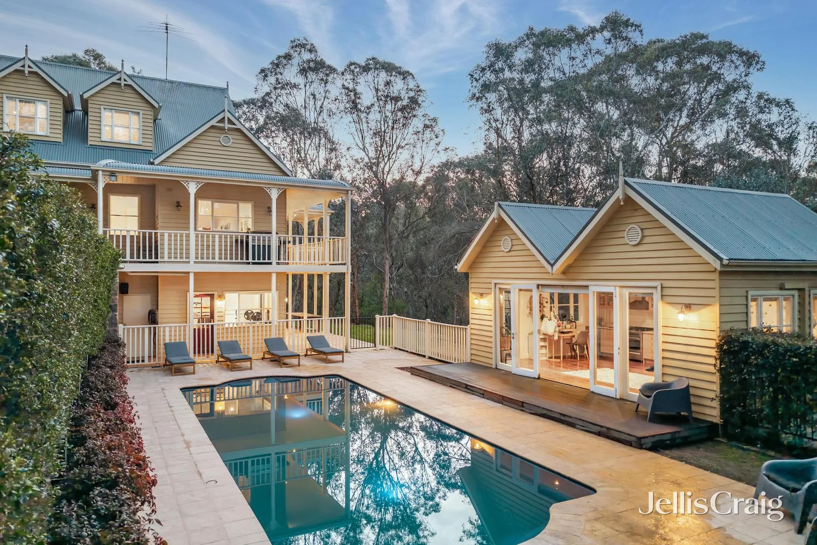 18 Amersham Drive, Warrandyte VIC 3113