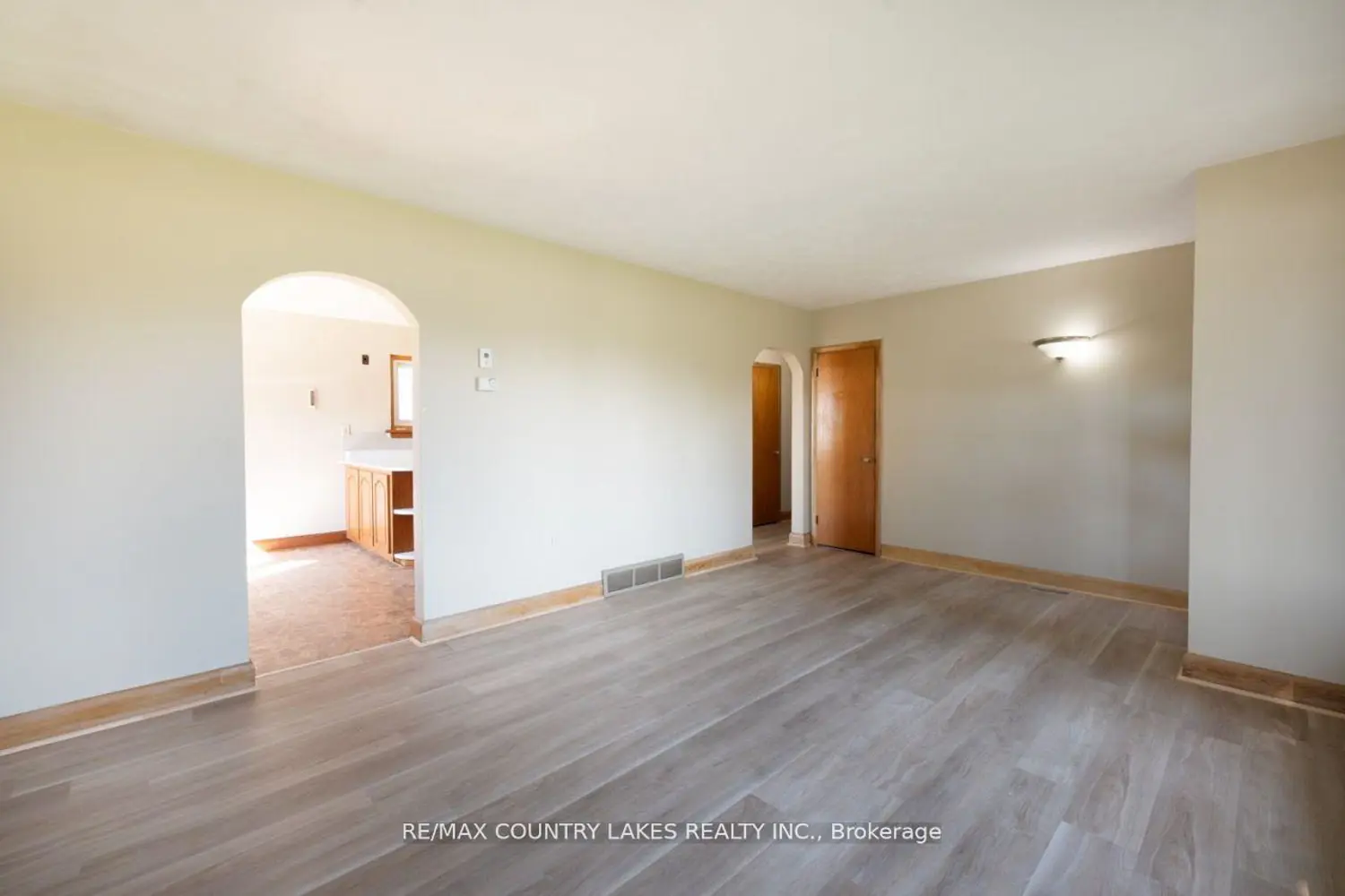 Additional image 7 of 895 Highway 7 Road