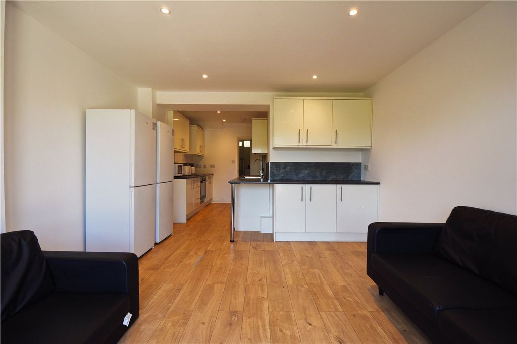 Additional image 2 of 7 bed terraced house to rentFourth Avenue, Horfield, Bristol BS7