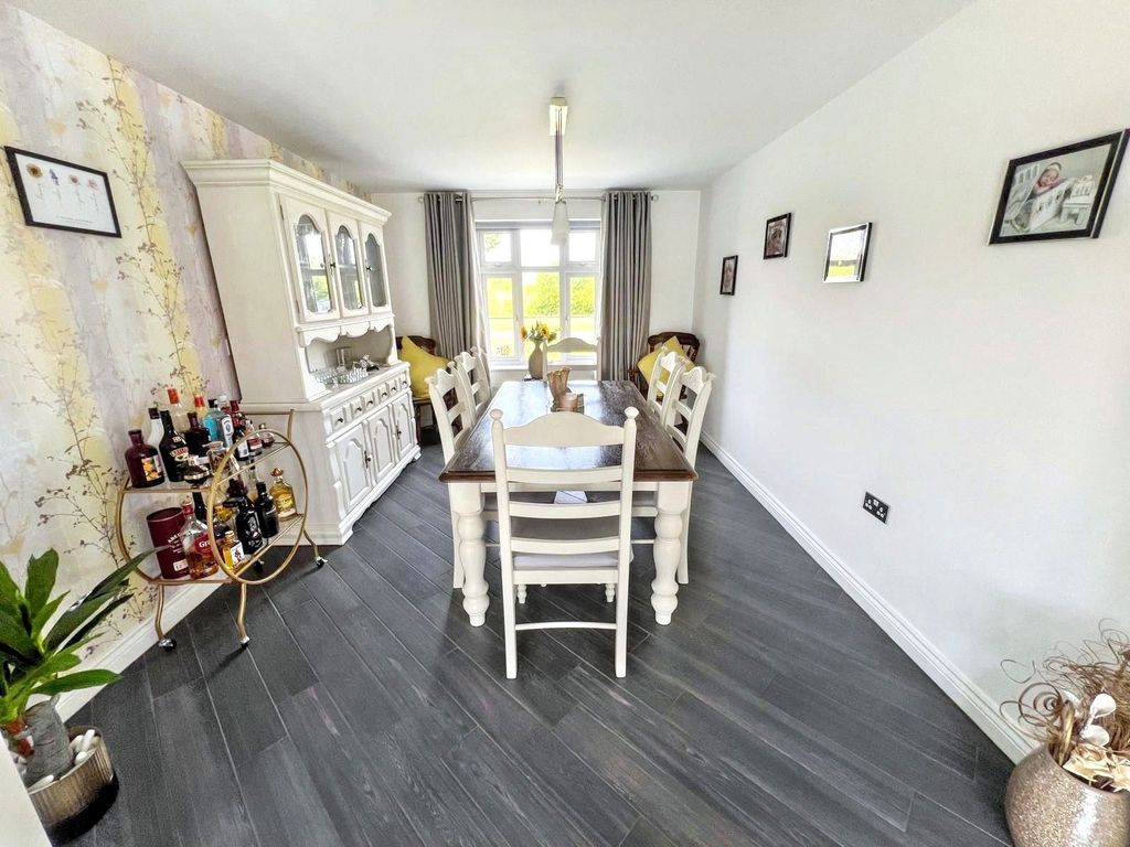 Additional image 7 of 4 bed detached house to rentSaltwick Gardens, Whitley Bay NE25