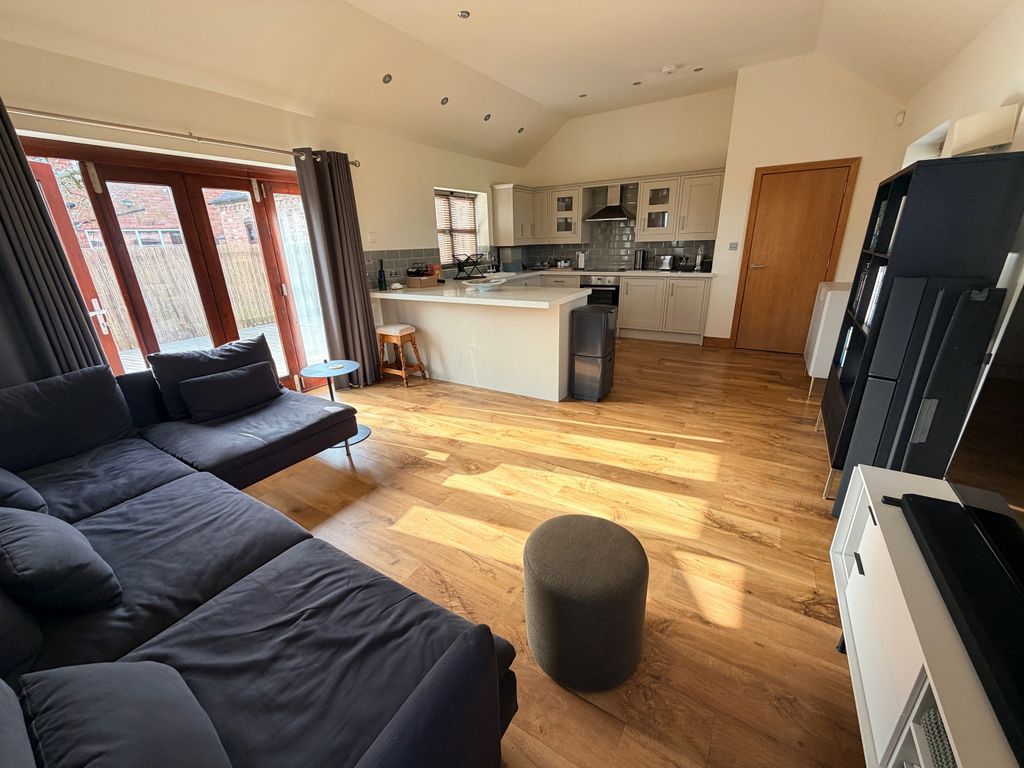 Additional image 3 of 2 bed flat to rentLeacroft, Burton-On-Trent DE13