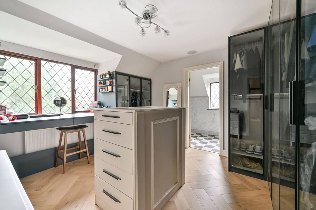Additional image 11 of 5 bed detached house to rentThe Fisheries, Bray, Maidenhead SL6