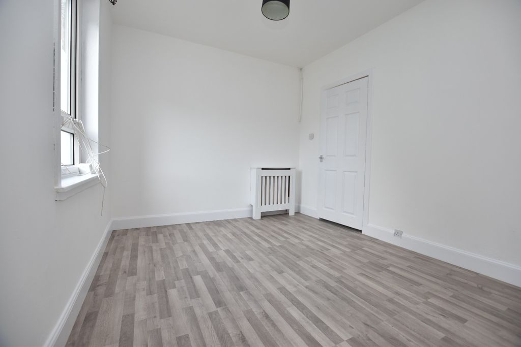 Additional image 3 of 2 bed flat to rentGlencairn Road, Paisley PA3