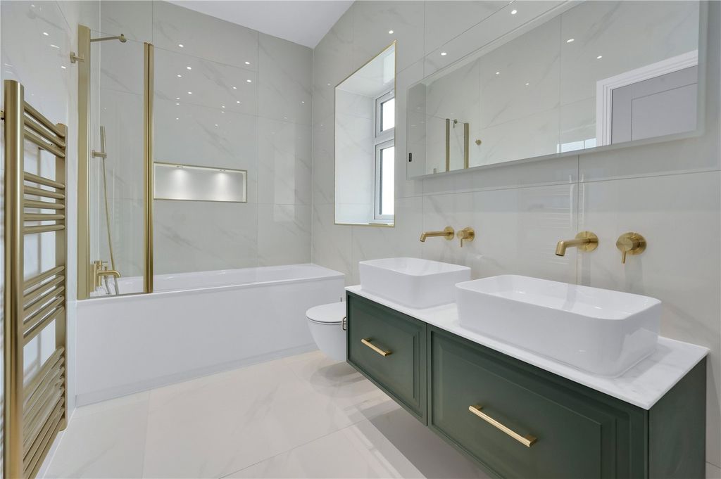 Additional image 12 of 5 bed detached house to rentThe Avenue, Ascot, Berkshire SL5