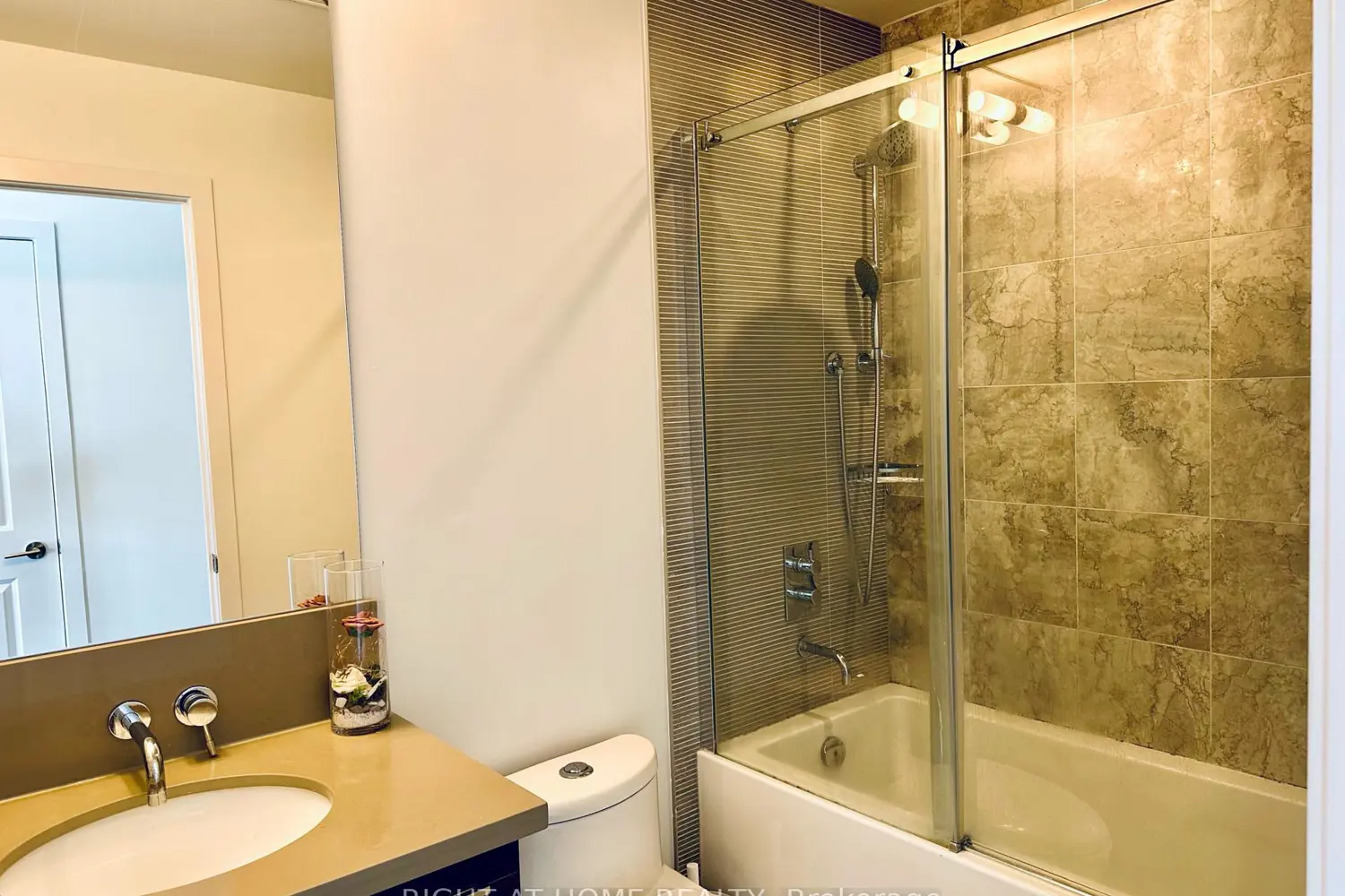 Additional image 11 of 33 Shore Breeze Drive 504