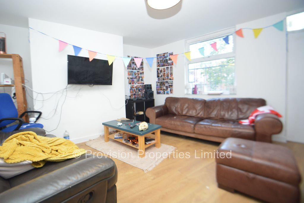 Additional image 4 of 8 bed end terrace house to rentVictoria Road, Hyde Park, Leeds LS6