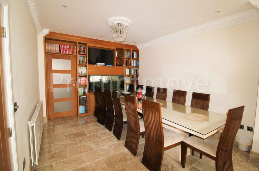 Additional image 3 of 9 bed property to rentDunstable Road, Luton LU4