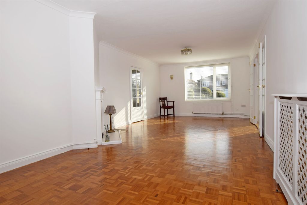 Additional image 3 of 5 bed detached house to rentLimmard Way, Bognor Regis, West Sussex PO22