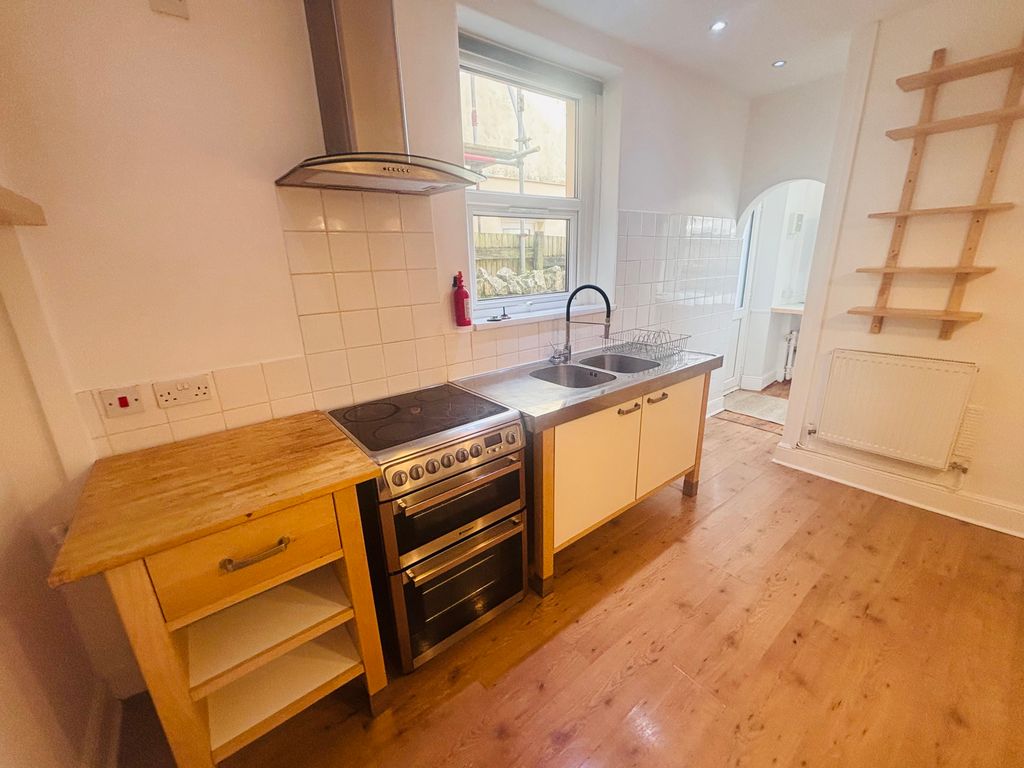 Additional image 7 of 3 bed property to rentCastleland Street, Barry CF63