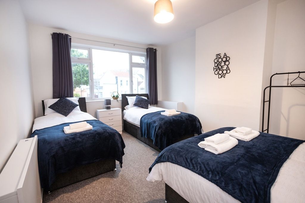 3 bed flat to rentDownend Road Downend, Bristol BS16 photo 4