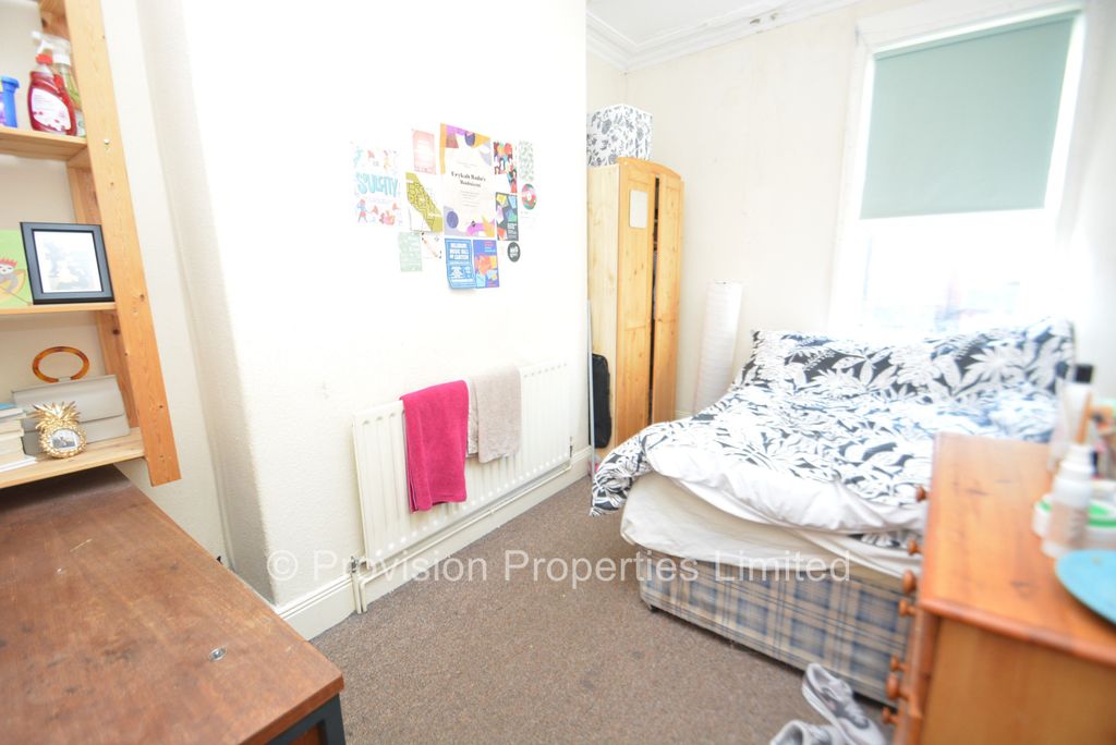 Additional image 6 of 8 bed terraced house to rentChestnut Avenue, Hyde Park, Leeds LS6